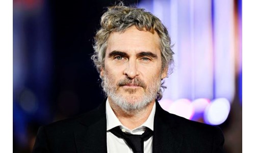 JOAQUIN PHOENIX, EŞCİNSELİ OYNAYACAĞI FİLMİN SETİNİ TERK ETTİ